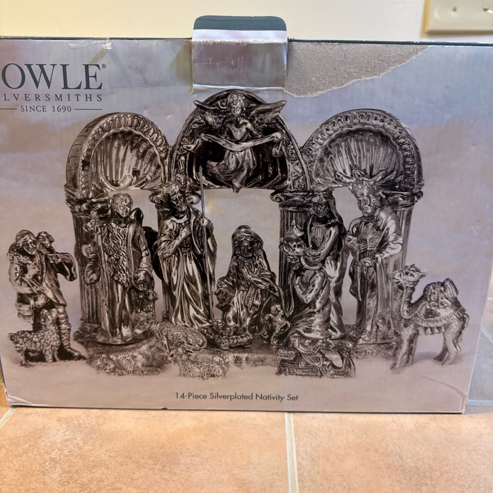 Towle Silver Nativity Set - Picture 2 of 5